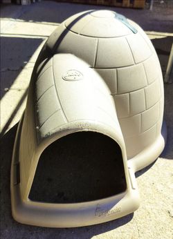 Used Petmate Indigo Dog House Large