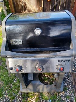 WEBER PROPANE GAS GRILL