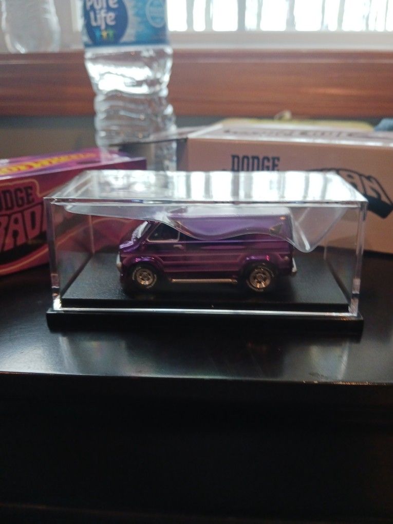 Hotwheels Rlc Dodge Tradesmen Van 24126/30000