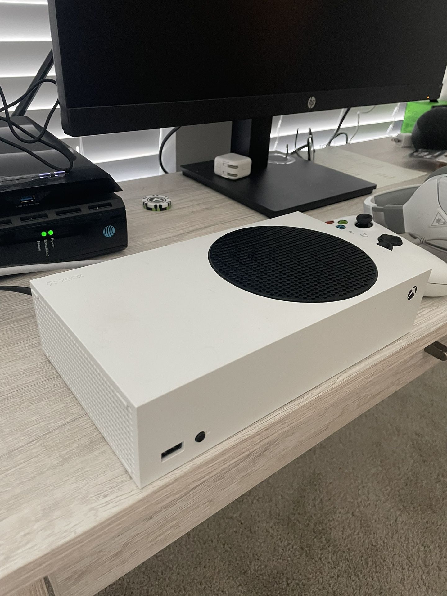 Xbox Series S 2 TB w/ Gaming Monitor, LED Lights And More 