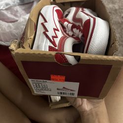 4 Pairs Of Vans BRAND NEW NEVER WORN(OBO)