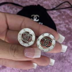 New 18 K Stainless Steel Gold  Comes With Logo Bag