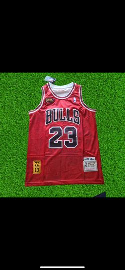 Michael Jordan Chicago Bulls Jersey Size Small