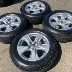 Factory 17” Toyota rav4 Wheels / Times & Tires 