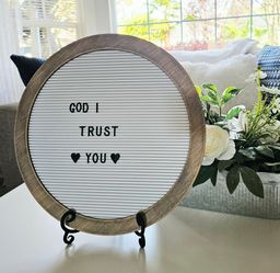 🕊️Beautiful 16" Round Light Wood Letter Board w/Black Metal Stand🕊️