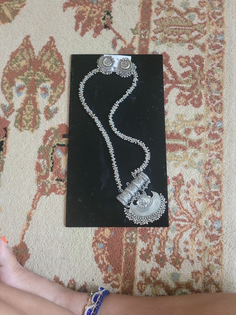 Silver Plated NECKLACE with EARINGS