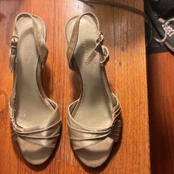 Liz Claiborne Taupe Heels