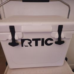 RTIC 20 Hard Cooler