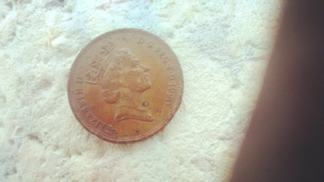 Queen Elizabeth II 1990 two pence coin