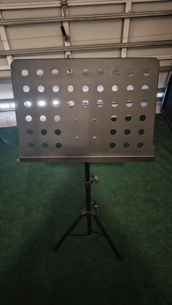 Title GearLux Vented Sheet Music Stand with Folding Tripod Base