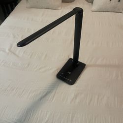 LE Desk Light