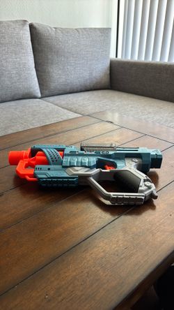 Nerf Commander Elite 2.0 (with darts)