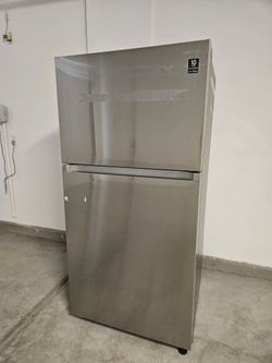 Samsung Stainless Steel Top-Freezer Fridge w/FlexZone (never used)