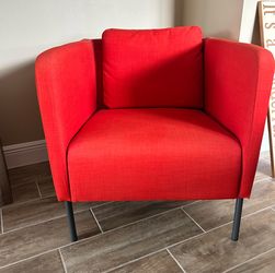 Red/orange lounge chair