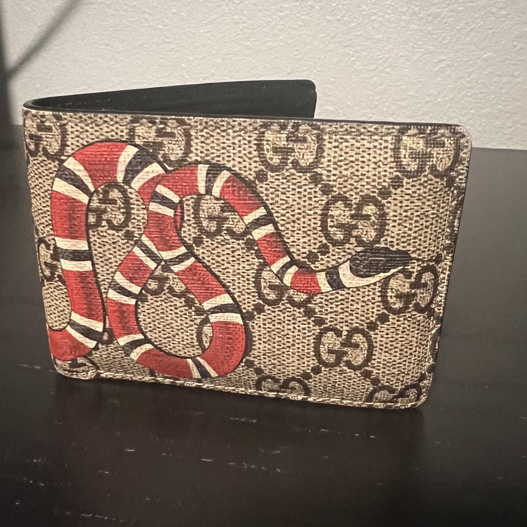 Gucci snake wallet GG Supreme Black Kingsnake - Depop