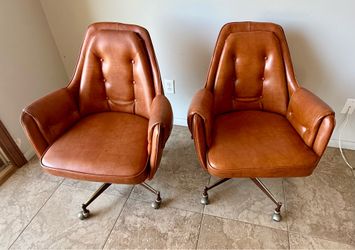 Vintage Mid Century Modern Swivel Office Chairs (Pair) – Camel Brown – Excellent Condition