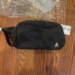 New Lululemon Everywhere Belt Bag