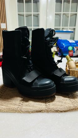 Converse boots 👢 size 8.5