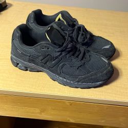 New Balance 2002 R