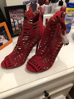 Red high heels 👠