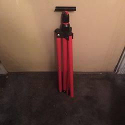 BRAND NEW NEVER USED 60” INCH ADJUSTABLE TRIPOD $20.00