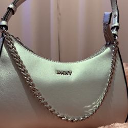 DKNY