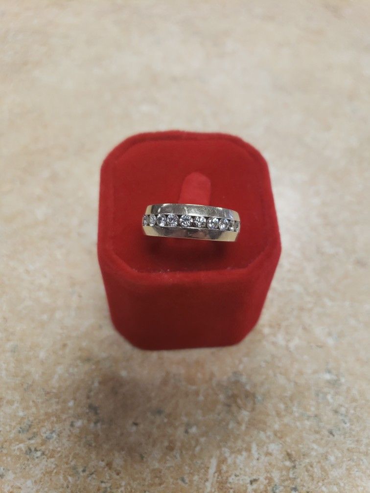 14k White Gold 10 Diamond Band