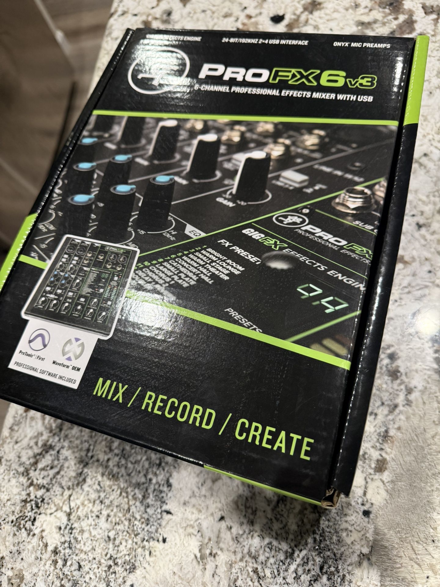Mackie ProFX3 6-Channel Mixer