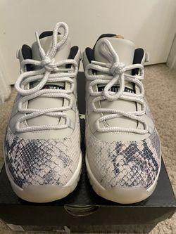 Jordan 11 Low LE