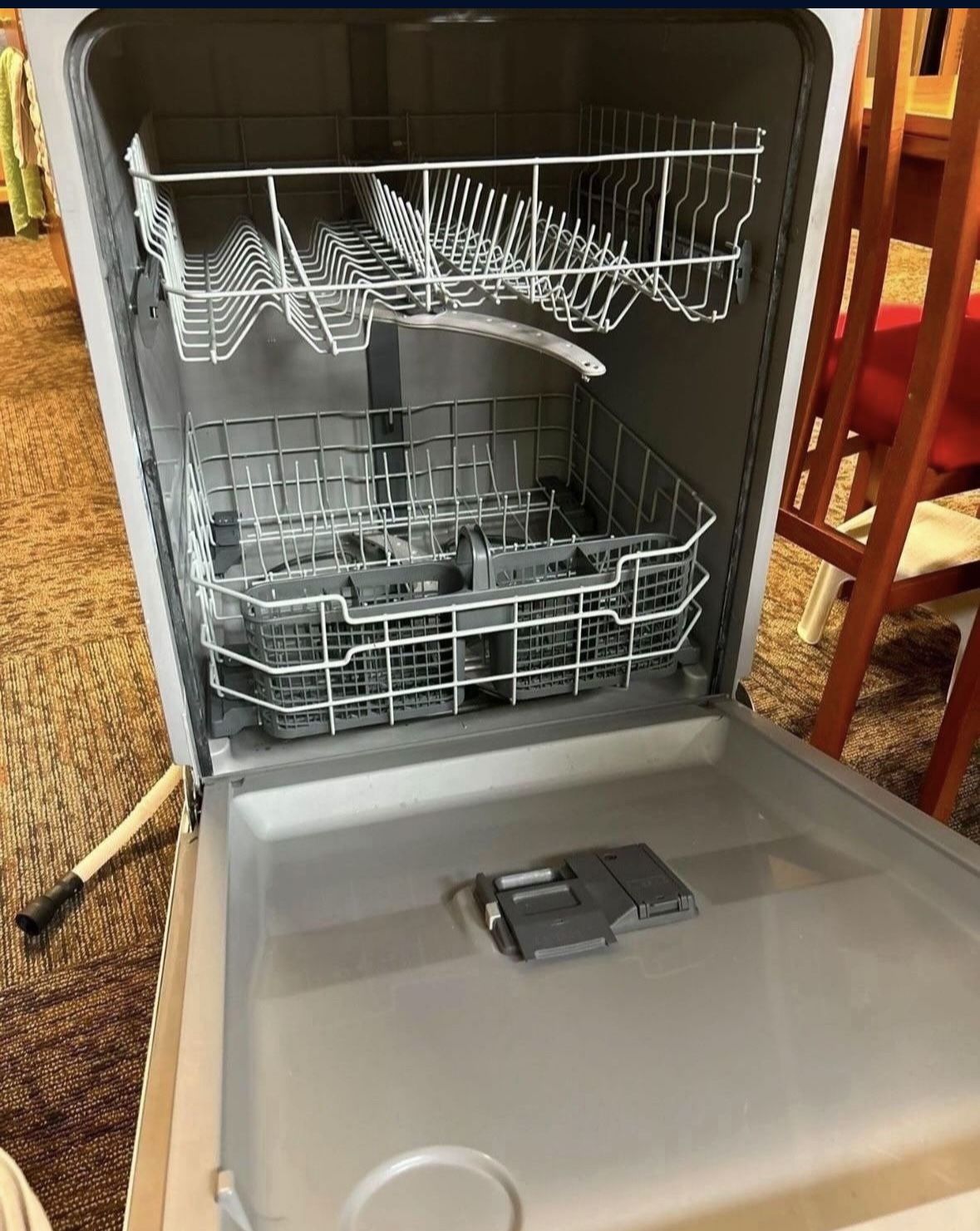 Working Dishwasher