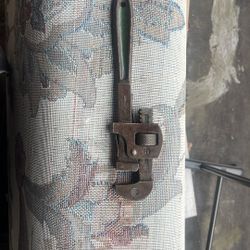 VINTAGE MERIT STILLSON PIPE WRENCH #10