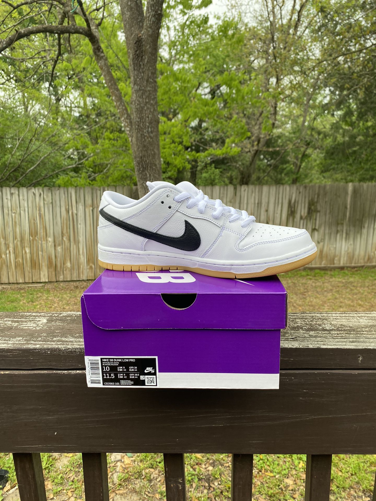 SB Dunk Low Pro White Gum Mens Size 10 for Sale in College Station, TX -  OfferUp