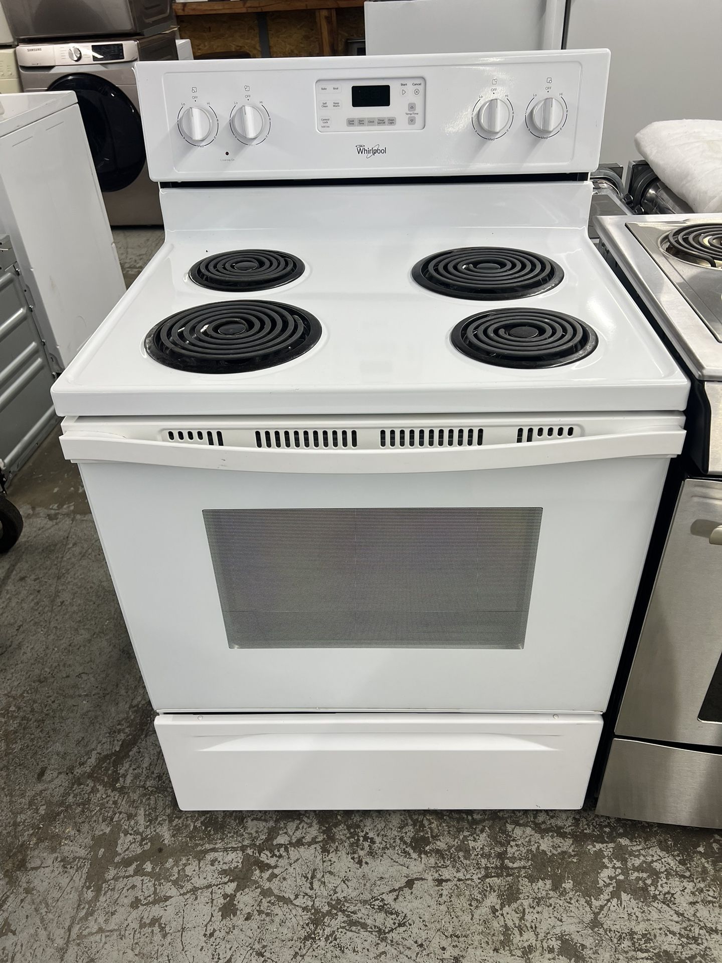 Whirlpool Coil Top Range w/ Self Clean for Sale in Portland, OR - OfferUp