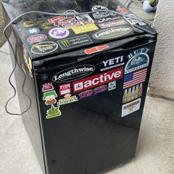 GE Mini Fridge