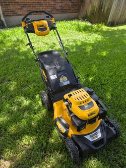 Dewalt 196cc Mower Like New $380 Price FIRM// SEMINUEVA PRECIO FIRME $380