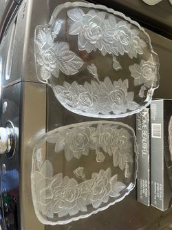 Home Beautiful Crystal Rose Pearls Serving Trays Set of 2