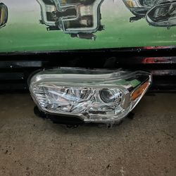 2016-2022 Toyota Tacoma Headlight Oem