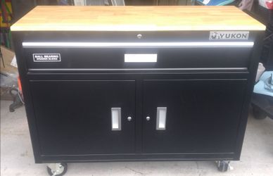 Yukon 46" mobile work bench