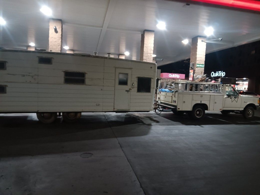 Holiday Rumbler Travel Trailer