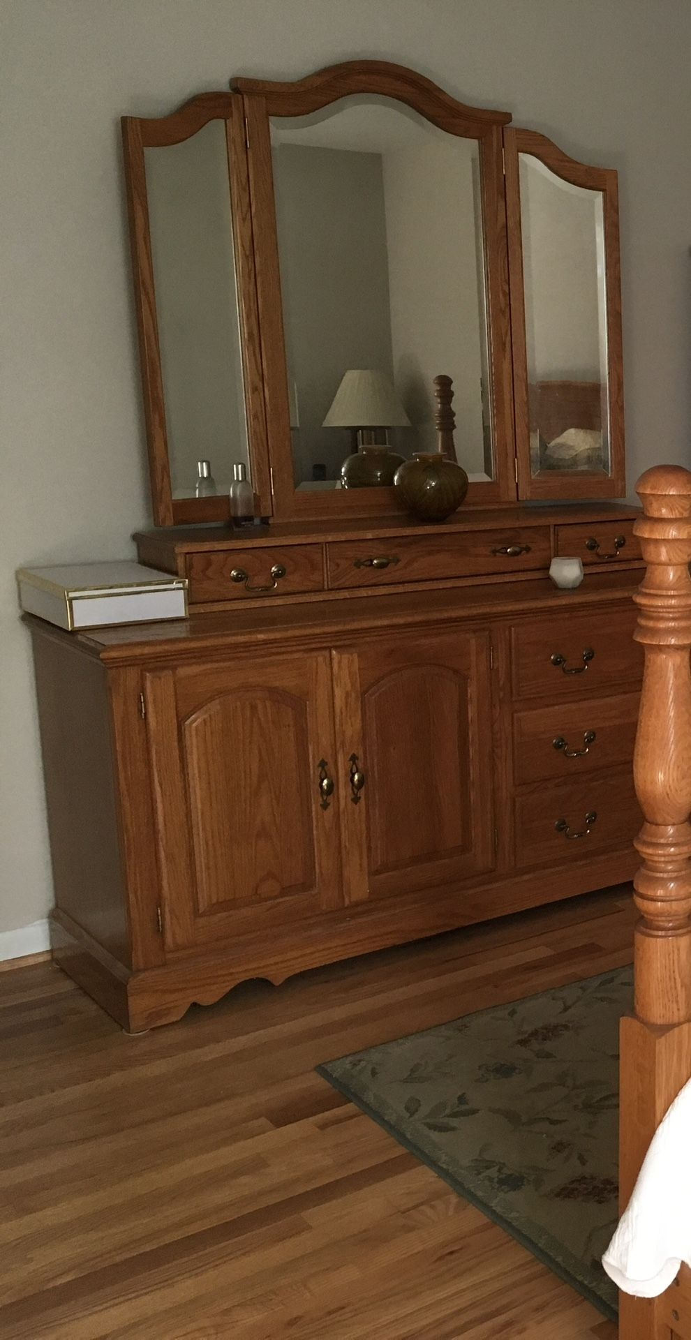 Solid Oak Tri Mirror Dresser With 6 Drawers
