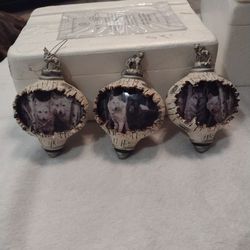 Bradford Exchange 3 Wolf Ornaments With Stands