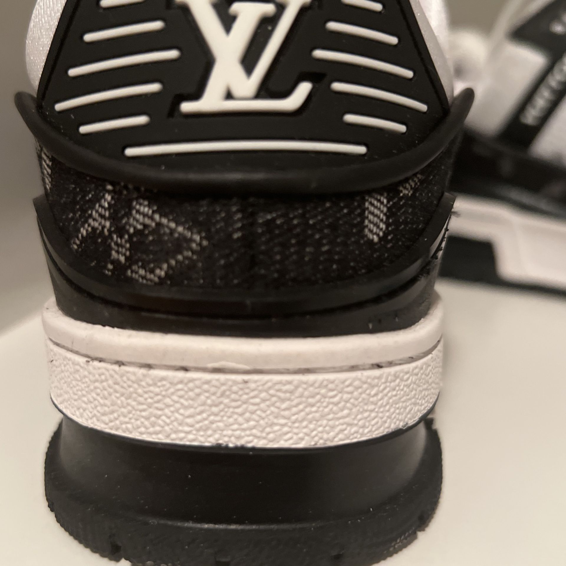 (No Box)Louis Vuitton Sneakers #54 (Size 8.5) for Sale in Quail Heights, FL  - OfferUp
