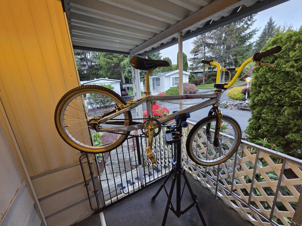 HARO BMX RACING BIKE