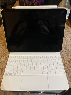 iPad Air -w/ Magic Keyboard And Apple Pencil