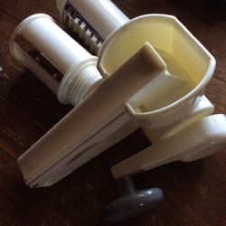Large White Grater/Slicer Or Gold Smaller Grater Slicer (second Picture)