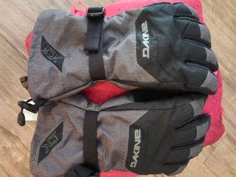 Dakine ski snowboard gloves