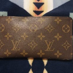 LV Long Zipper Wallet 