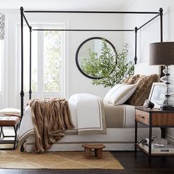 Pottery Barn Antonia Canopy Bed Queen Size