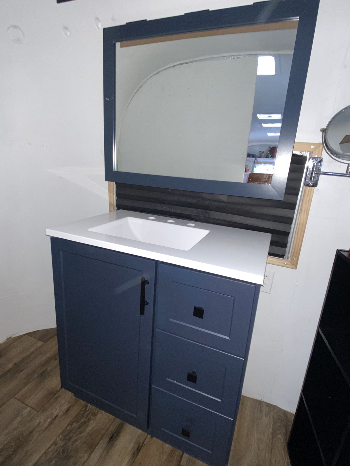 Vanity With Sink And Mirror 