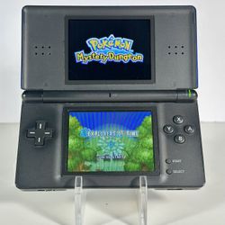  Nintendo DS Lite With Over 500+Games 